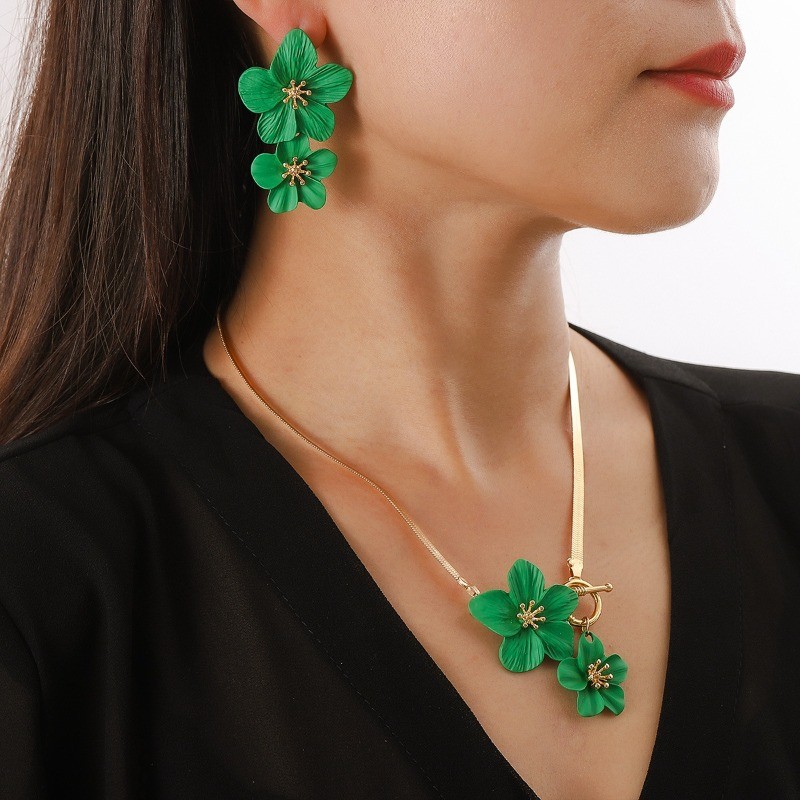 2PCS Women’s Fashion Green Flower Pendant Necklace Earring Set Gift Alloy