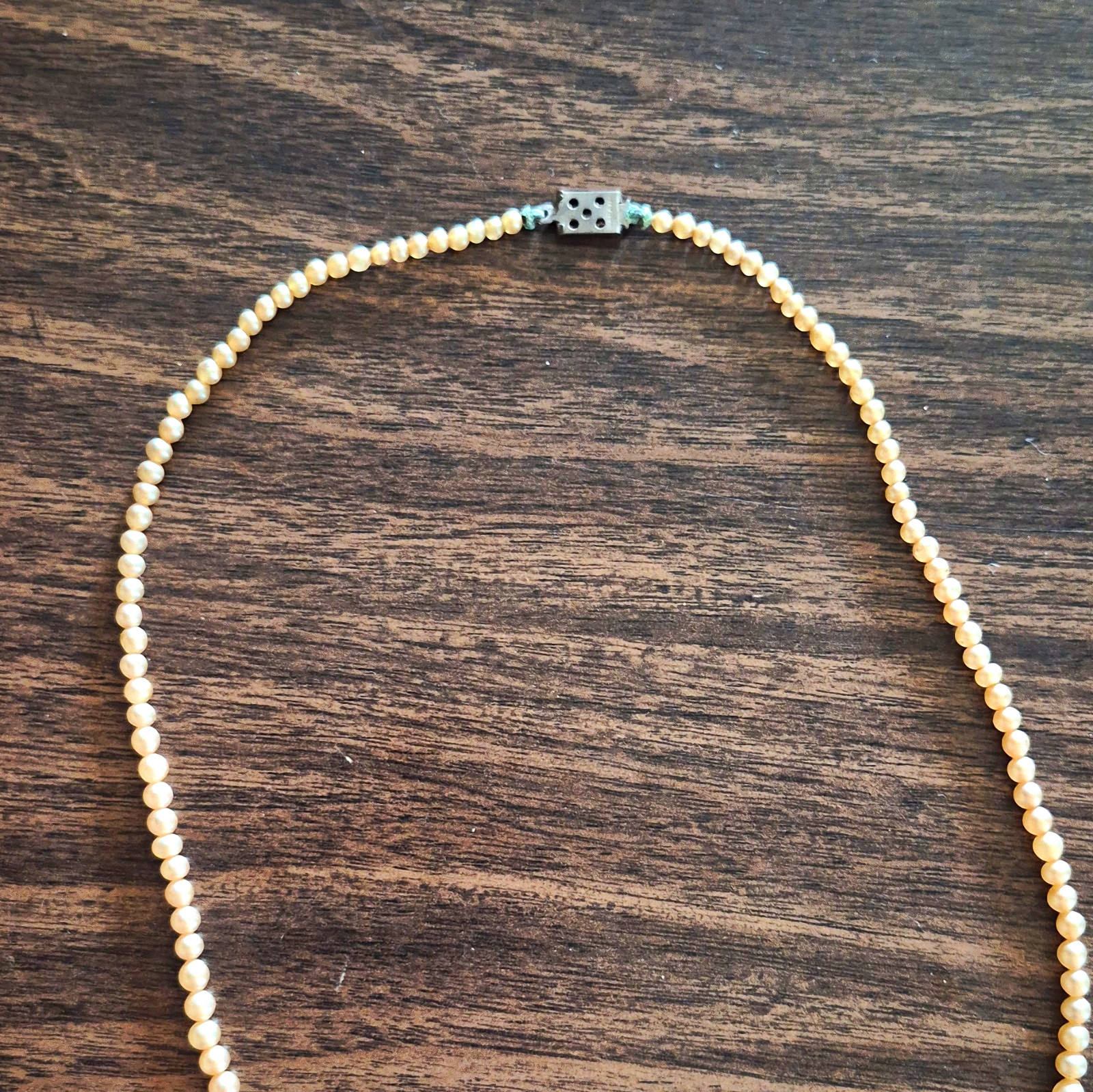 Vintage Off White Tapered Pearl Neclace With VINTAGE Box Clasp