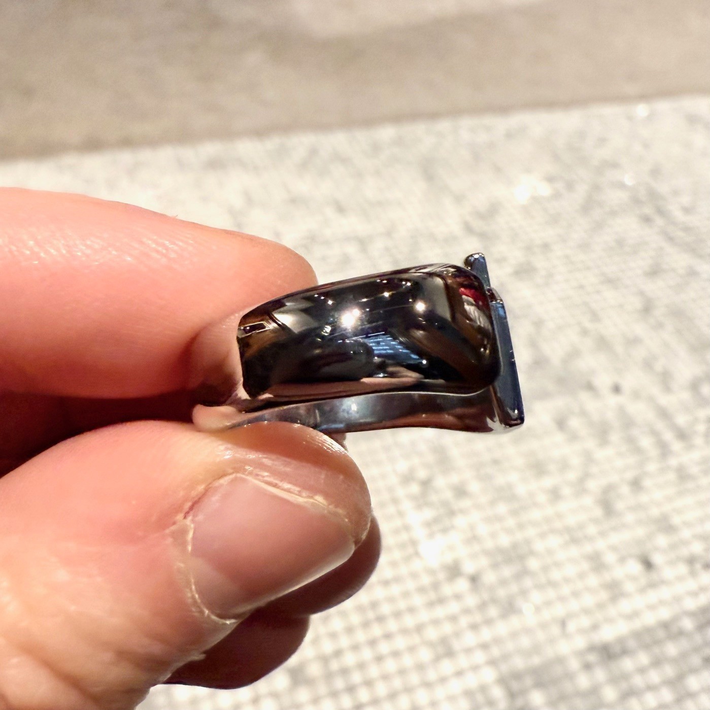 Hermès Carrousel Craie Lacquered Palladium Plated Signet Ring – Size 60