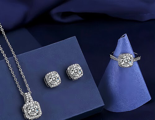 Beautiful New Commemorative Silver Necklace, Earring, Ring Set