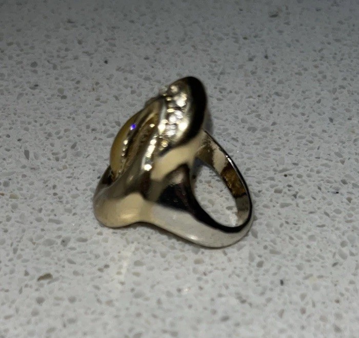 Vintage Women’s Costume Ring Large Statement Ring Fair Condition Size 7