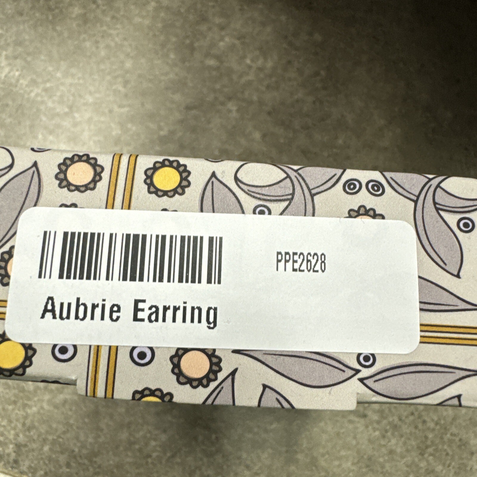 Plunder Design Fashion Jewelry Aubrie White Acrylic Shell Drop Dangle Earrings