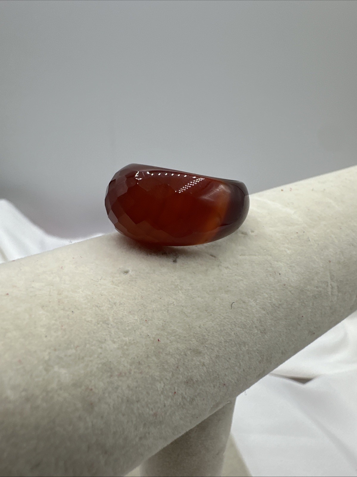 ‘90 NWOT Carved Faceted Red Agate Carnelian Ring. Sz 9.5. See pics.