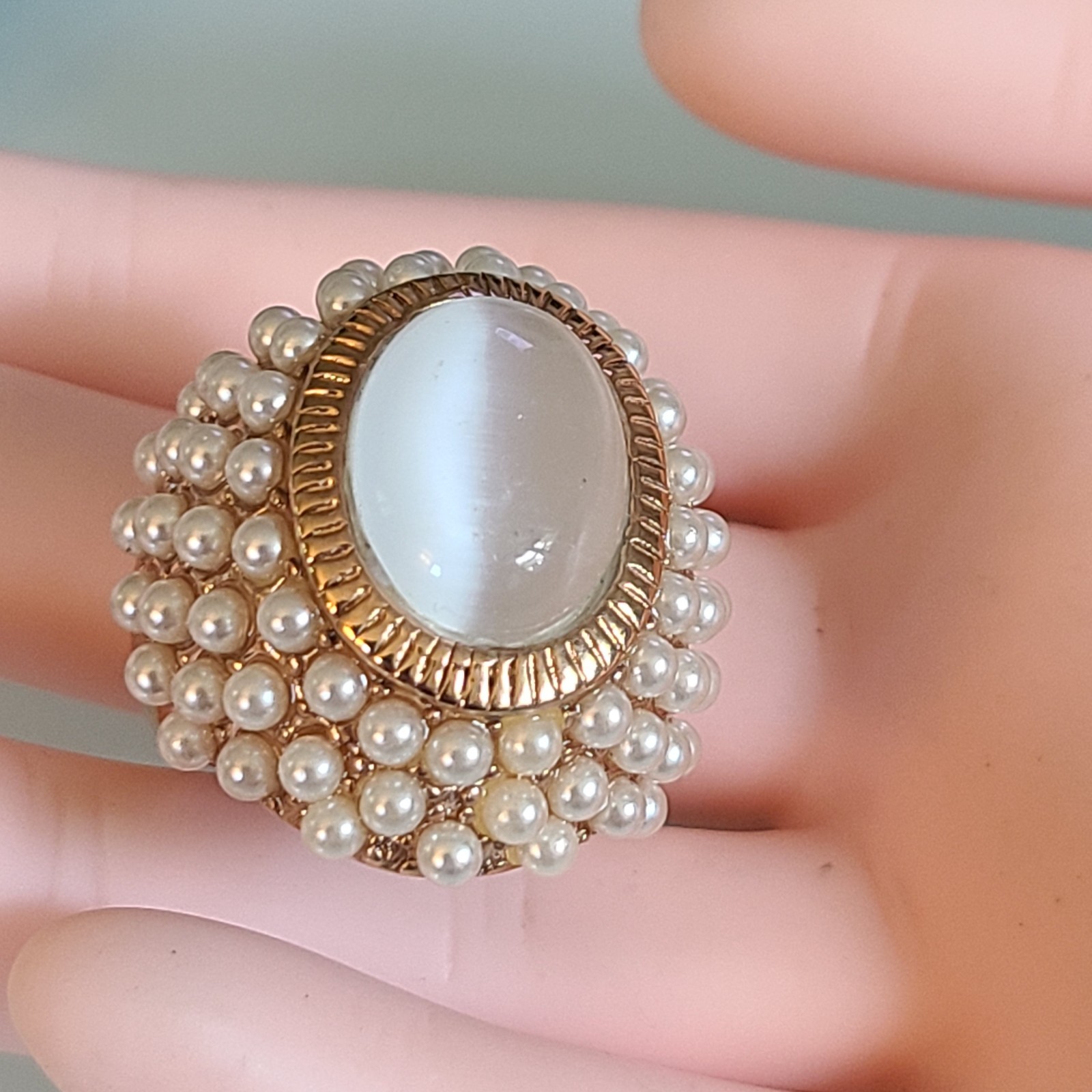 GORGEOUS Bronzetone Faux Pearl Cluster Cats Eye Cabochon Cocktail Ring 8.5