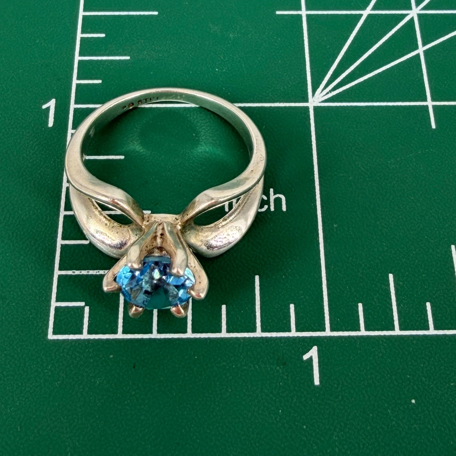 Sterling Silver Blue Topaz Solitaire Ring Size 6 TW 3.32g Tested 925