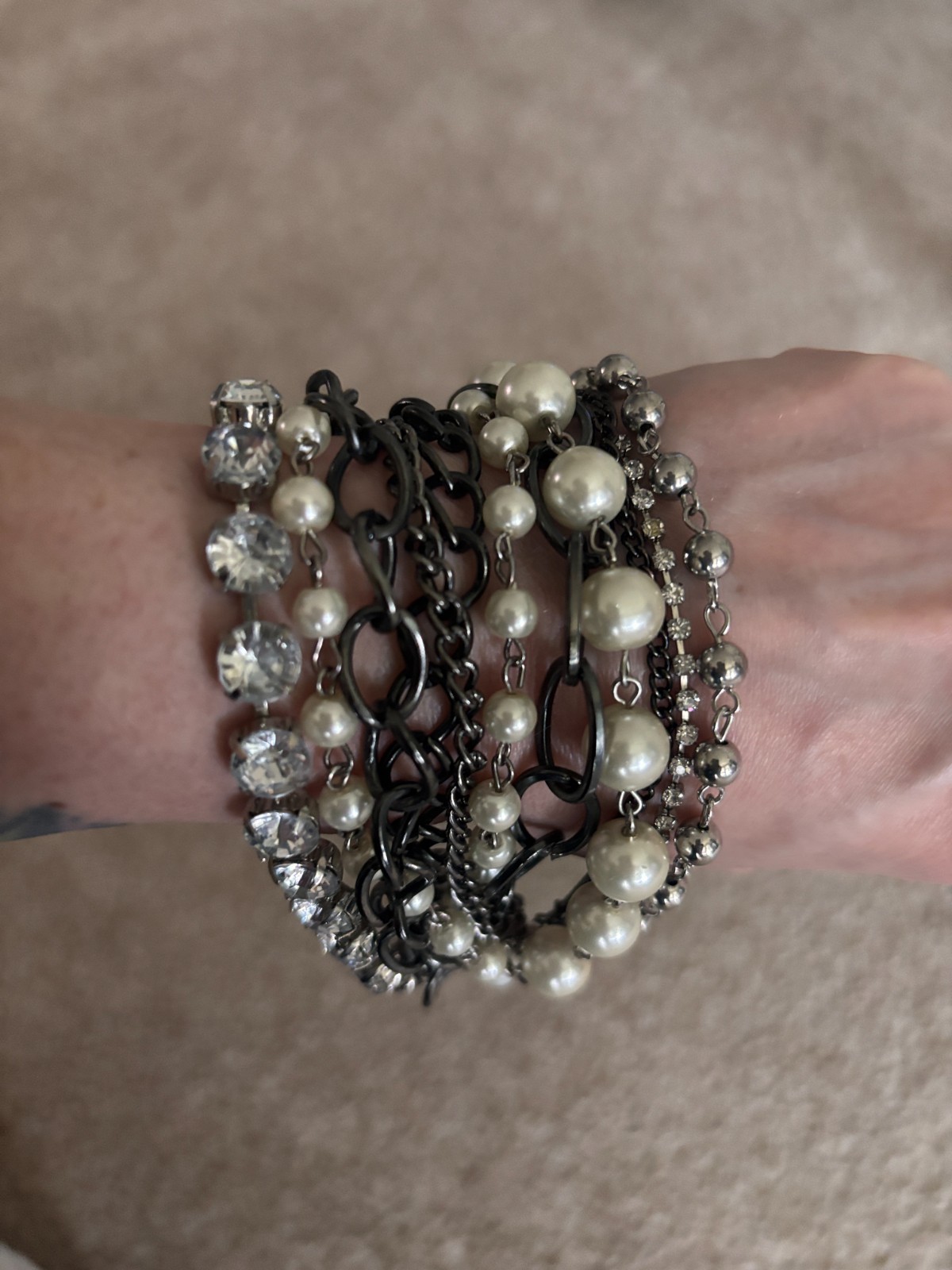 Simply Vera Wang Multi strand Pearl Rhinestone Gun Metal Bracelet 8″ adjustable