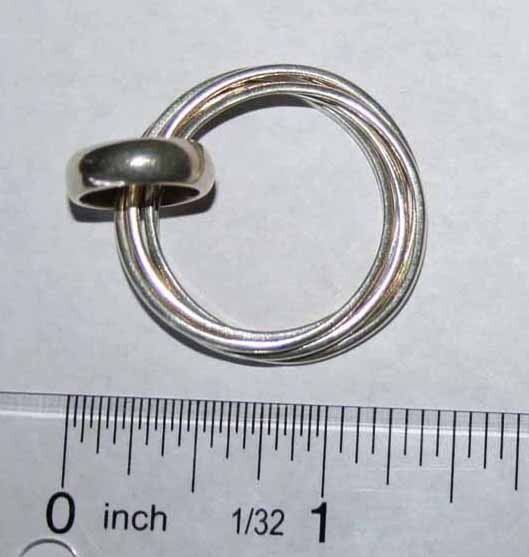 Silpada Sterling Silver 5 Intertwined Rings Pendant S1637