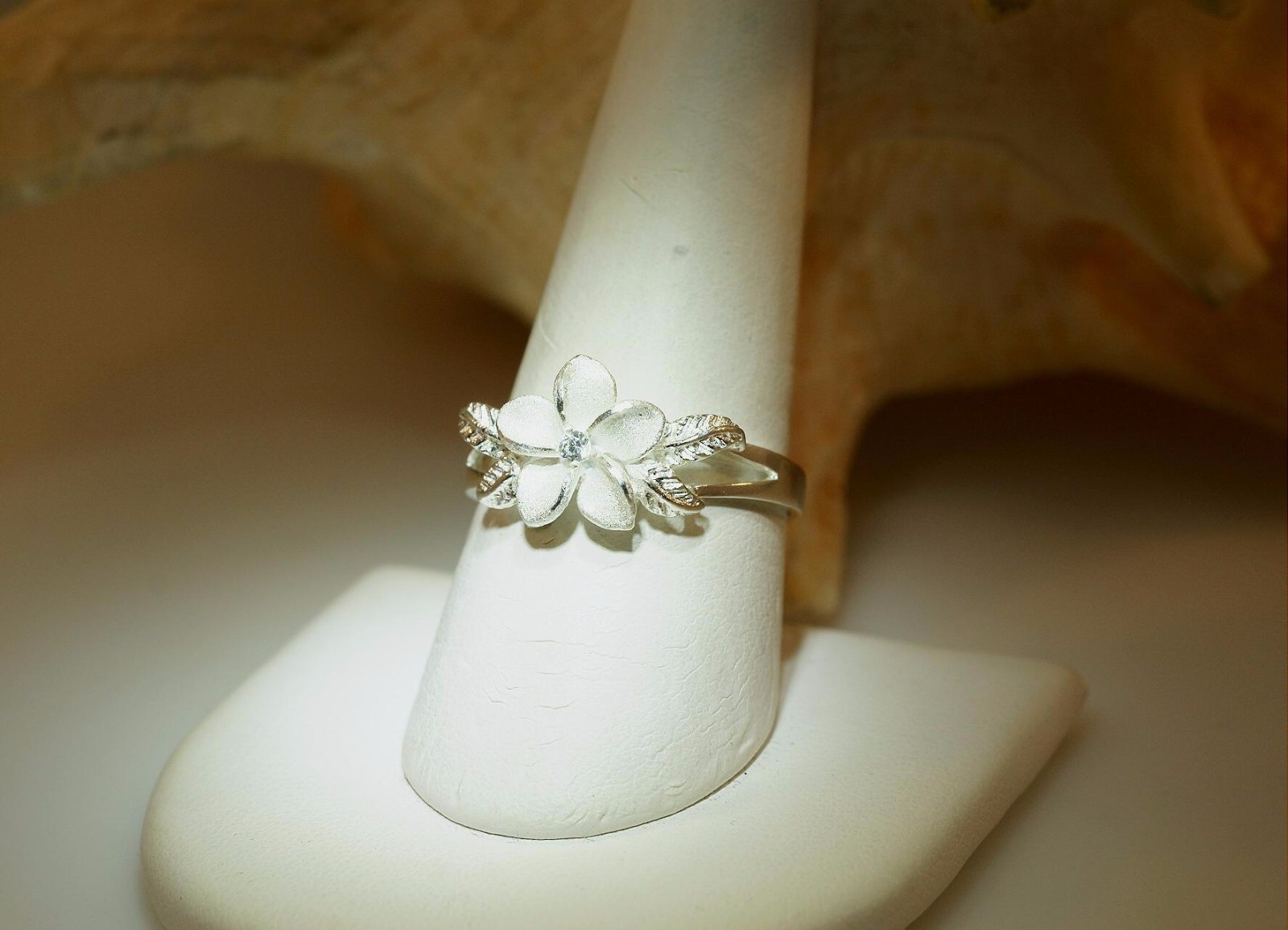 11MM HAWAIIAN SOLID STERLING SILVER MATTED PLUMERIA MAILE CLEAR CZ RING 5.0-10.5