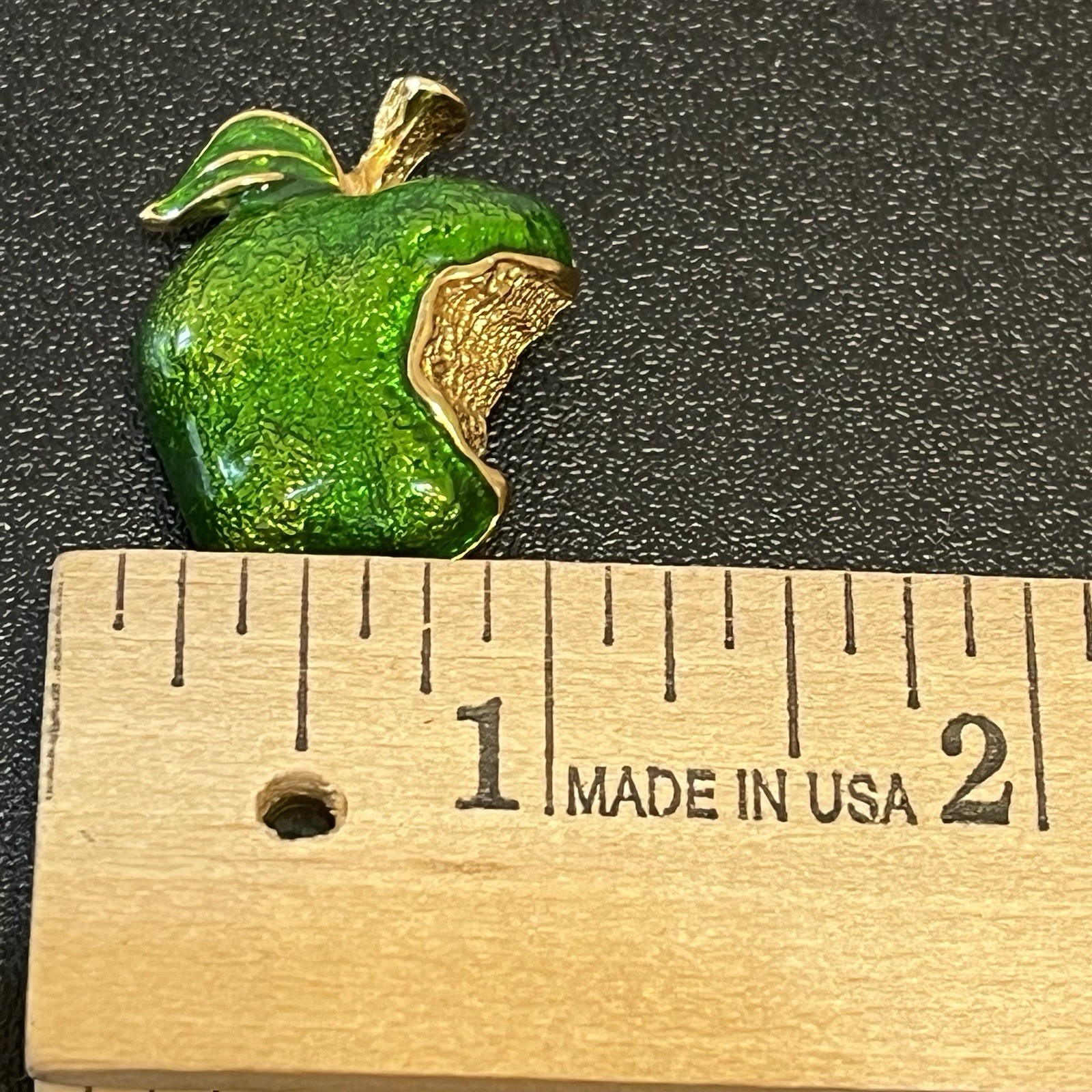Vintage Green Apple Gold Tone Enamel Brooch Pin Jewelry Fruit Teacher Wicked