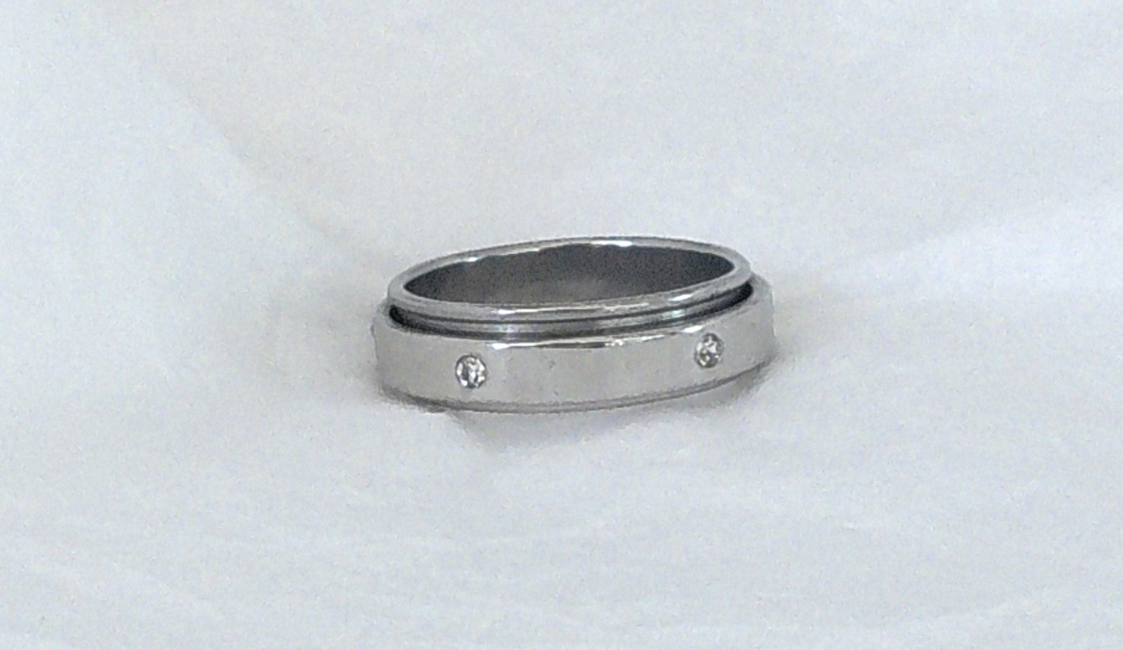 New Stainless Steel Crystal Accents Spinner Ring Size 8.25 for All Occasions