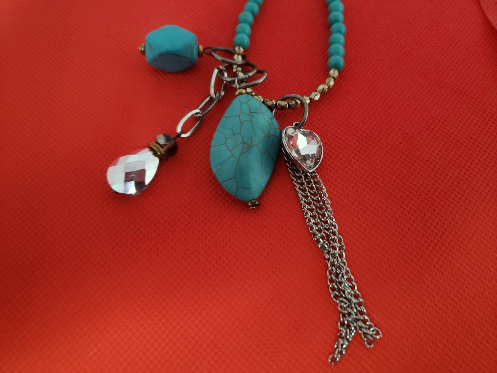 TURQUOISE BEADED AND METALLIC 36″ NECKLACE AND STRETCH BRACELETS