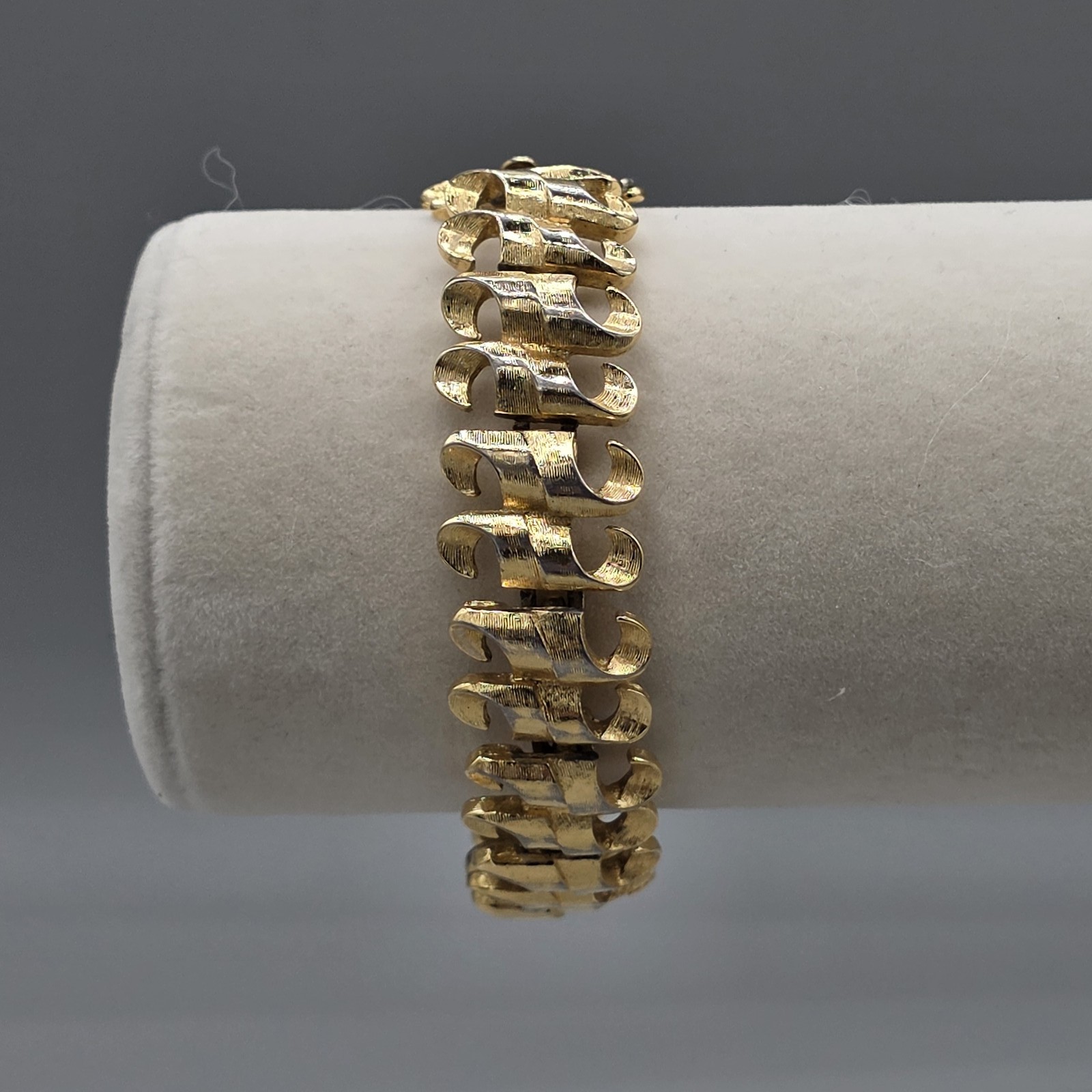 Vintage Monet Gold Tone Textured Link Panel Bracelet Fold Over Clasp