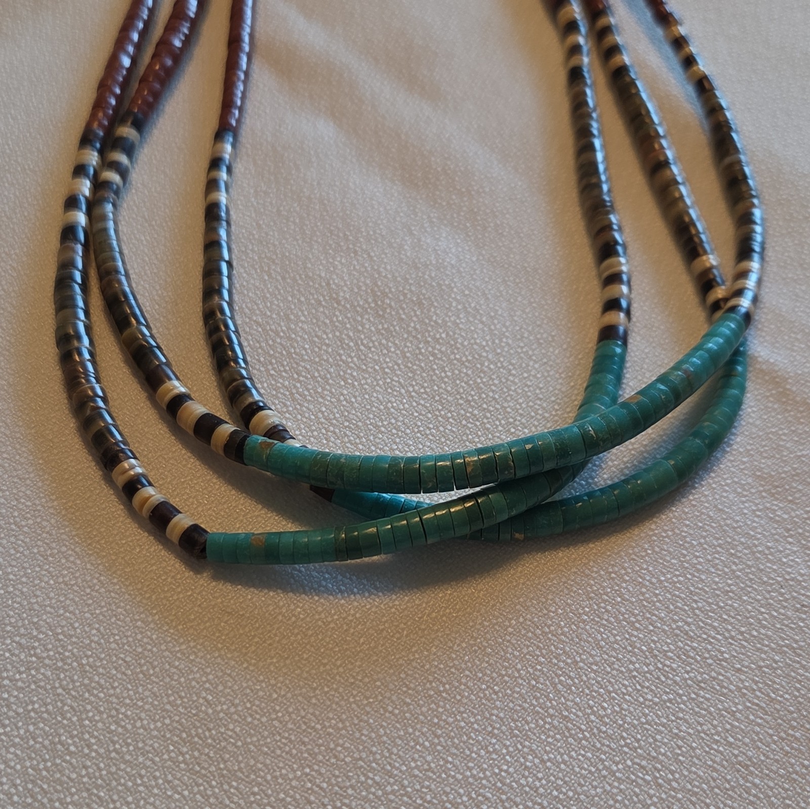 VintageNative American Necklace Turquoise Heihi Beads. Sterling Silver Hookclasp