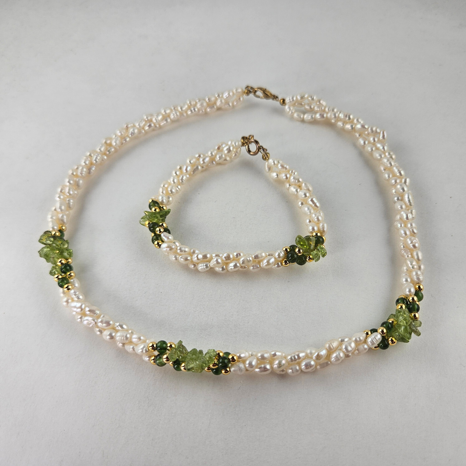 Freshwater Pearl Necklace 17in & Bracelet 7.75 with Green Peridot [8141]