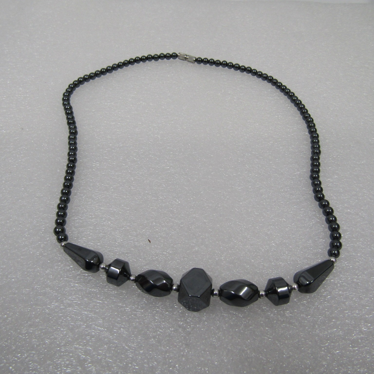 Women’s Jewelry Black Necklace Hematite Beads None Magnetic