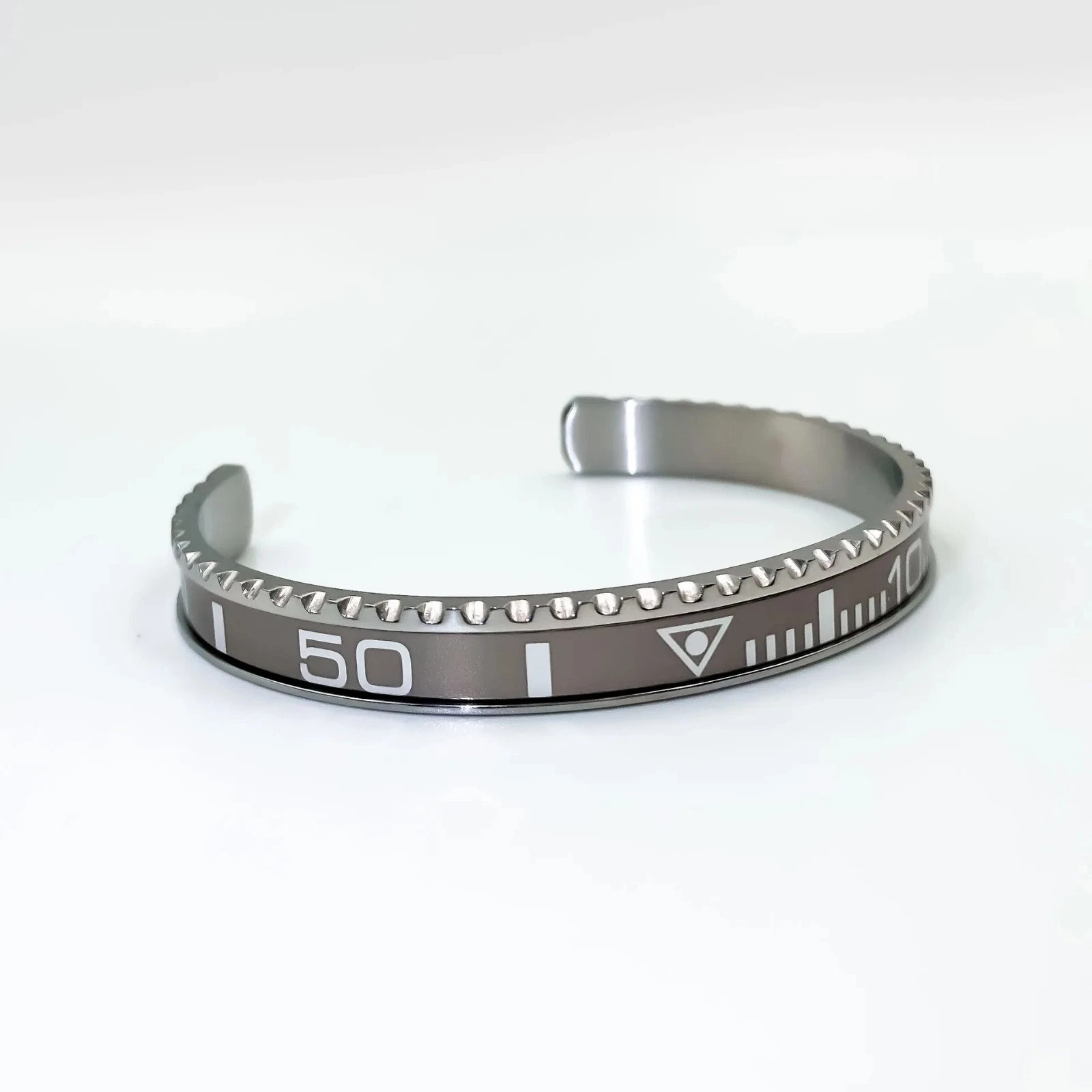 Men and Women Stainless Steel Personality Bracelets Digital Speedometer Bracelet