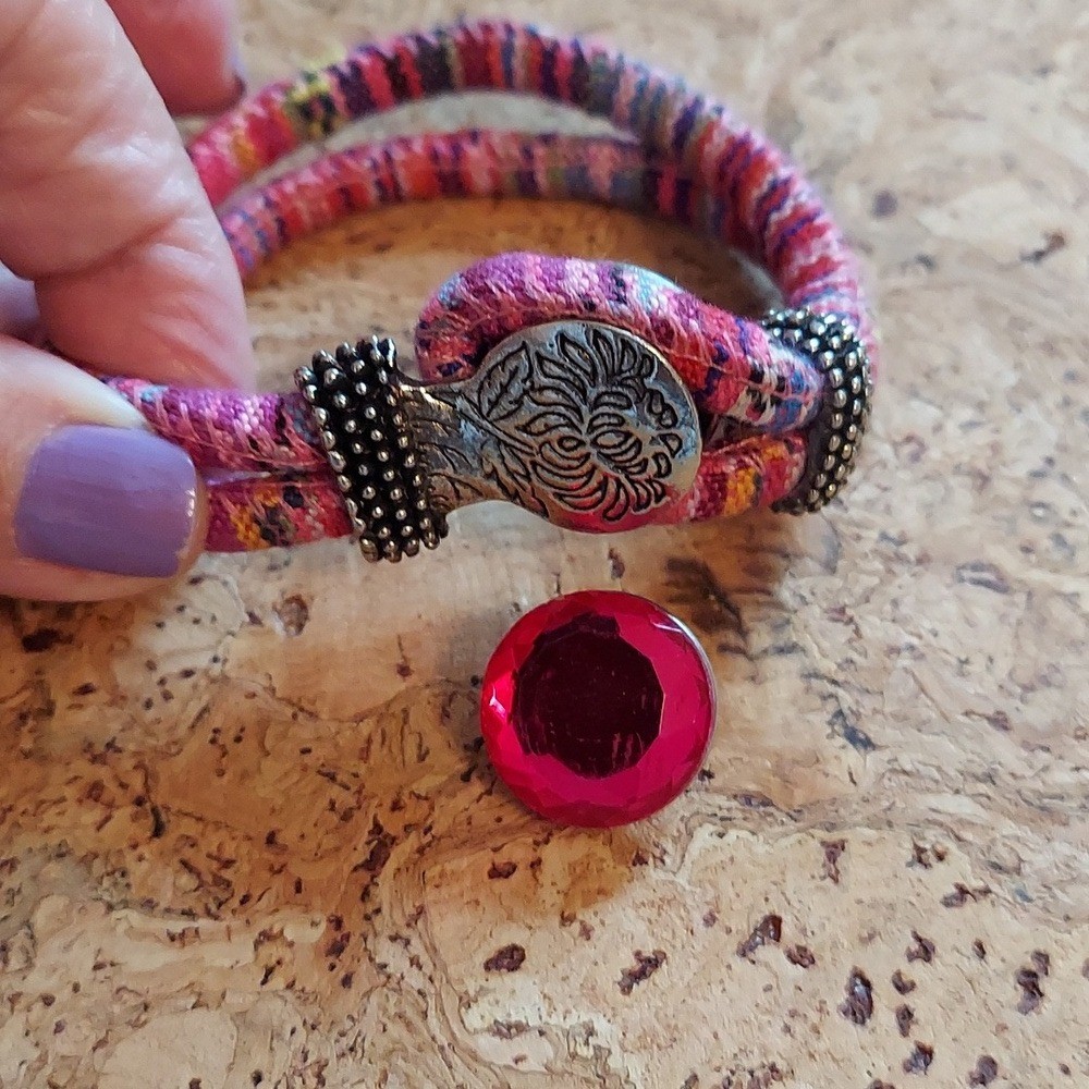 Bracelet Fabric with Hot Pink Glass Center Gem