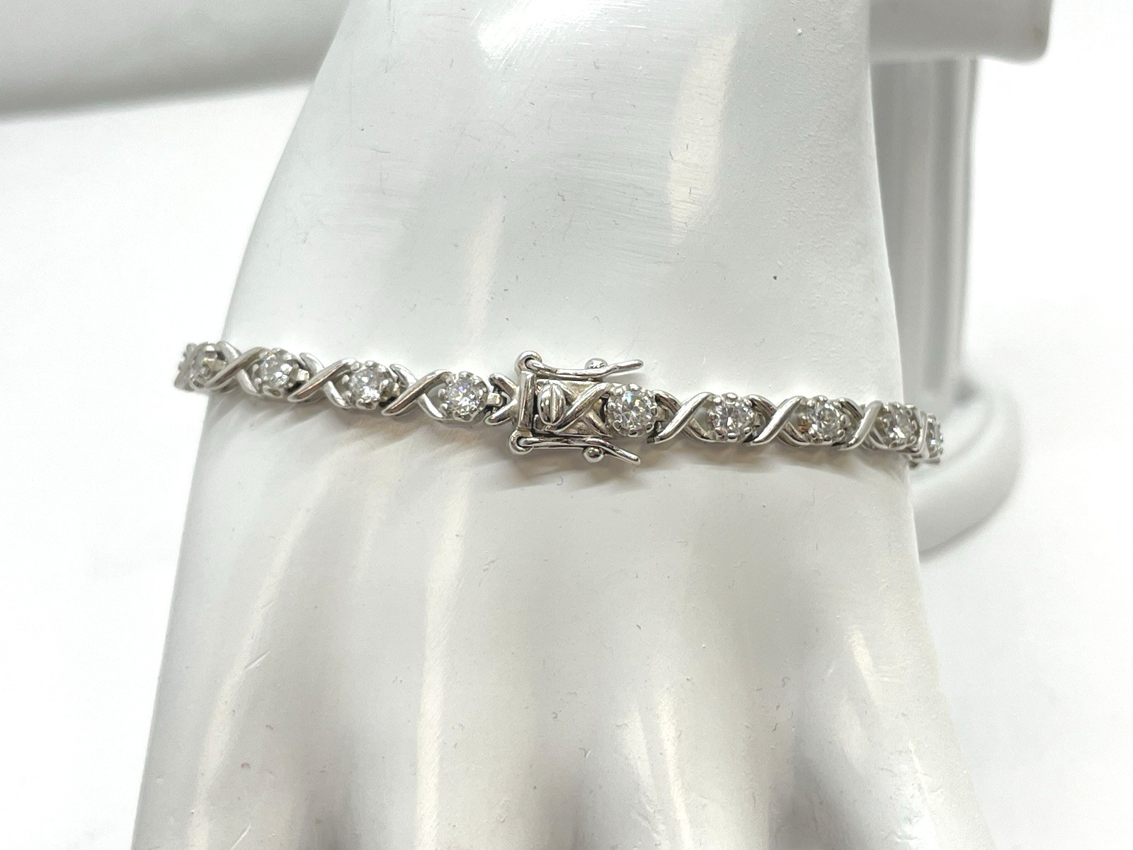 925 Sterling Silver XOXO Cubic Zirconia Tennis Bracelet 7″ inches 7.8 grams