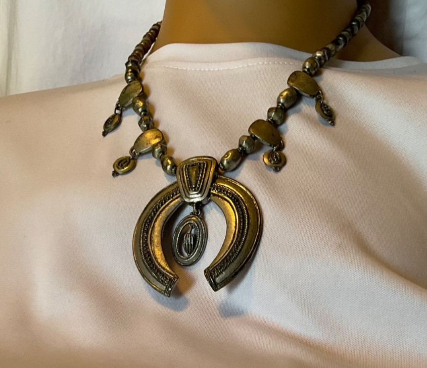 Chicos silver tone squash necklace. 17”.
