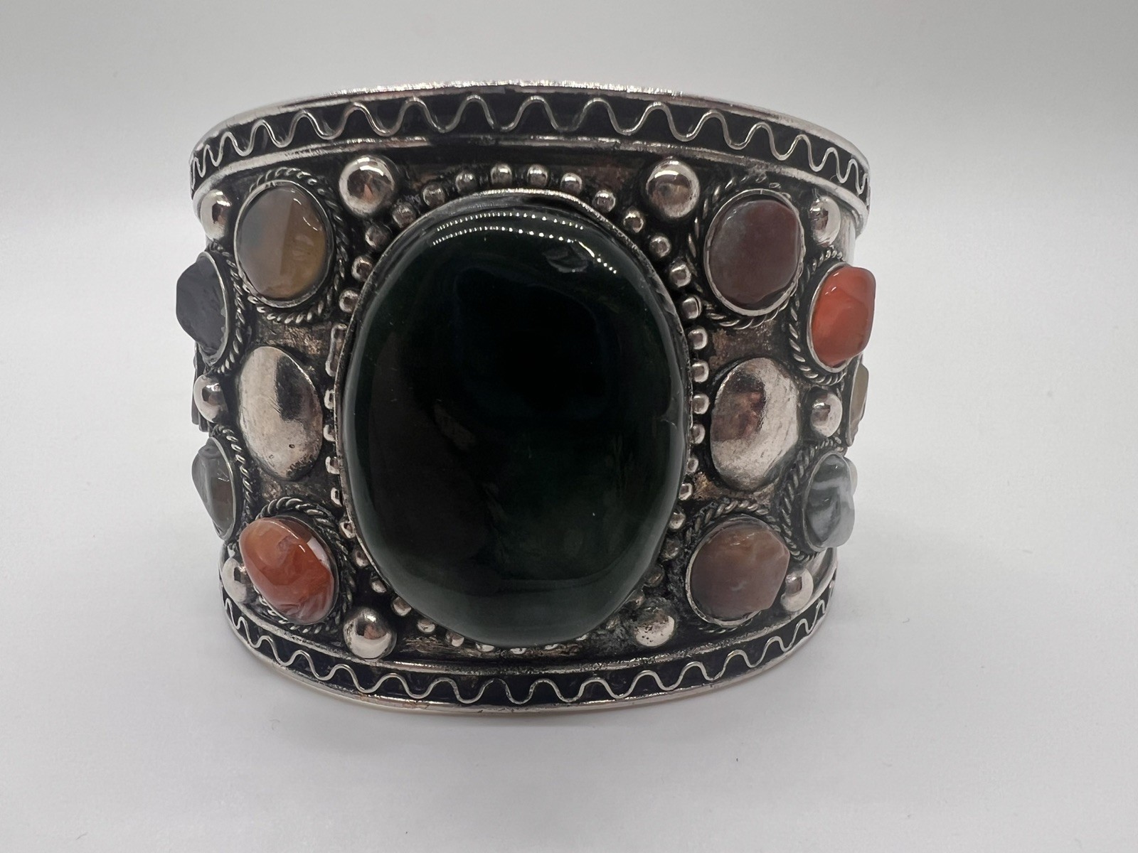 Semi-Precious Stone Cuff Bracelet – / Silver-Tone / Large Center Stone