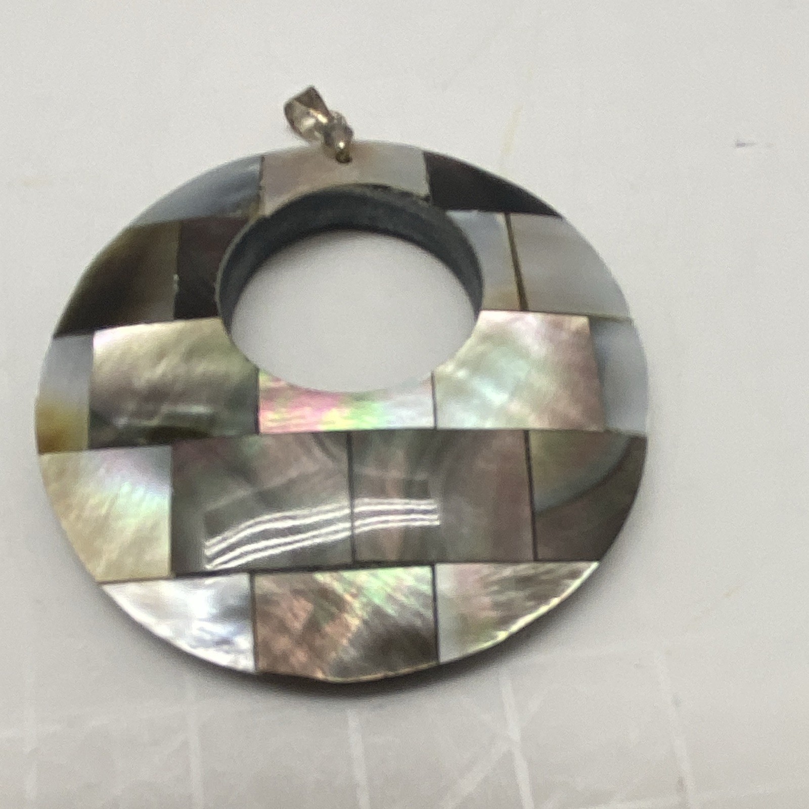 VTG Round Shell Inlay Donut Pendant Mother-of-Pearl/Abalone Mosaic Multicolor
