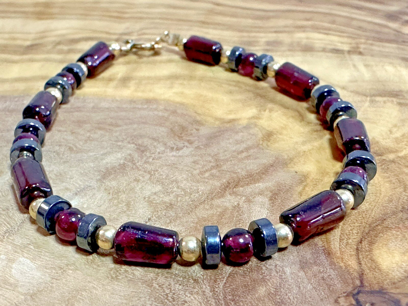 1/20 14K Gold Filled 7” Beaded Bracelet Deep Red Gold Black Round Beads Classic