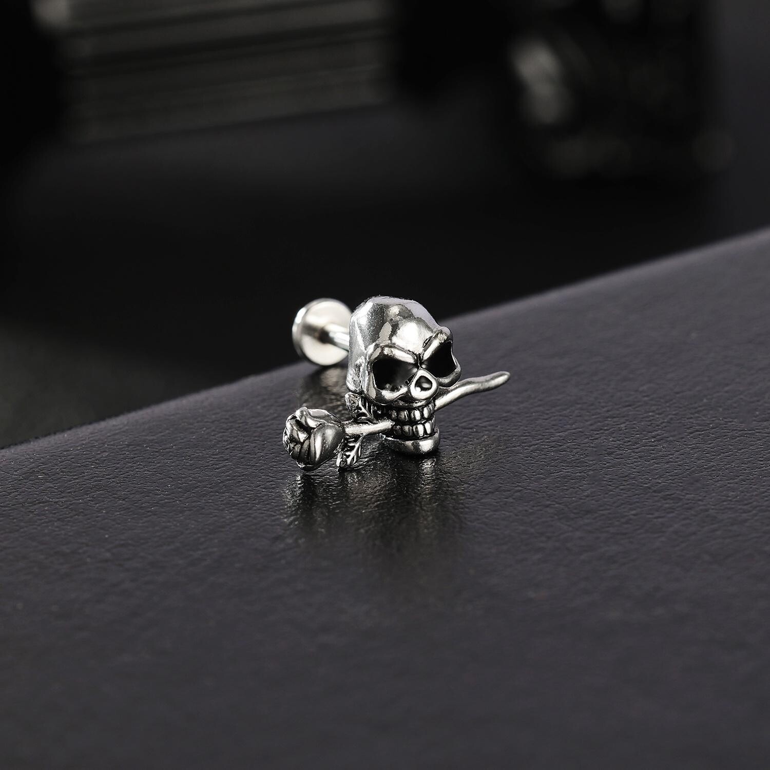 16G Stainless Steel Lip Ring Punk Skull Labret Piercing Helix Piercing Jewelry