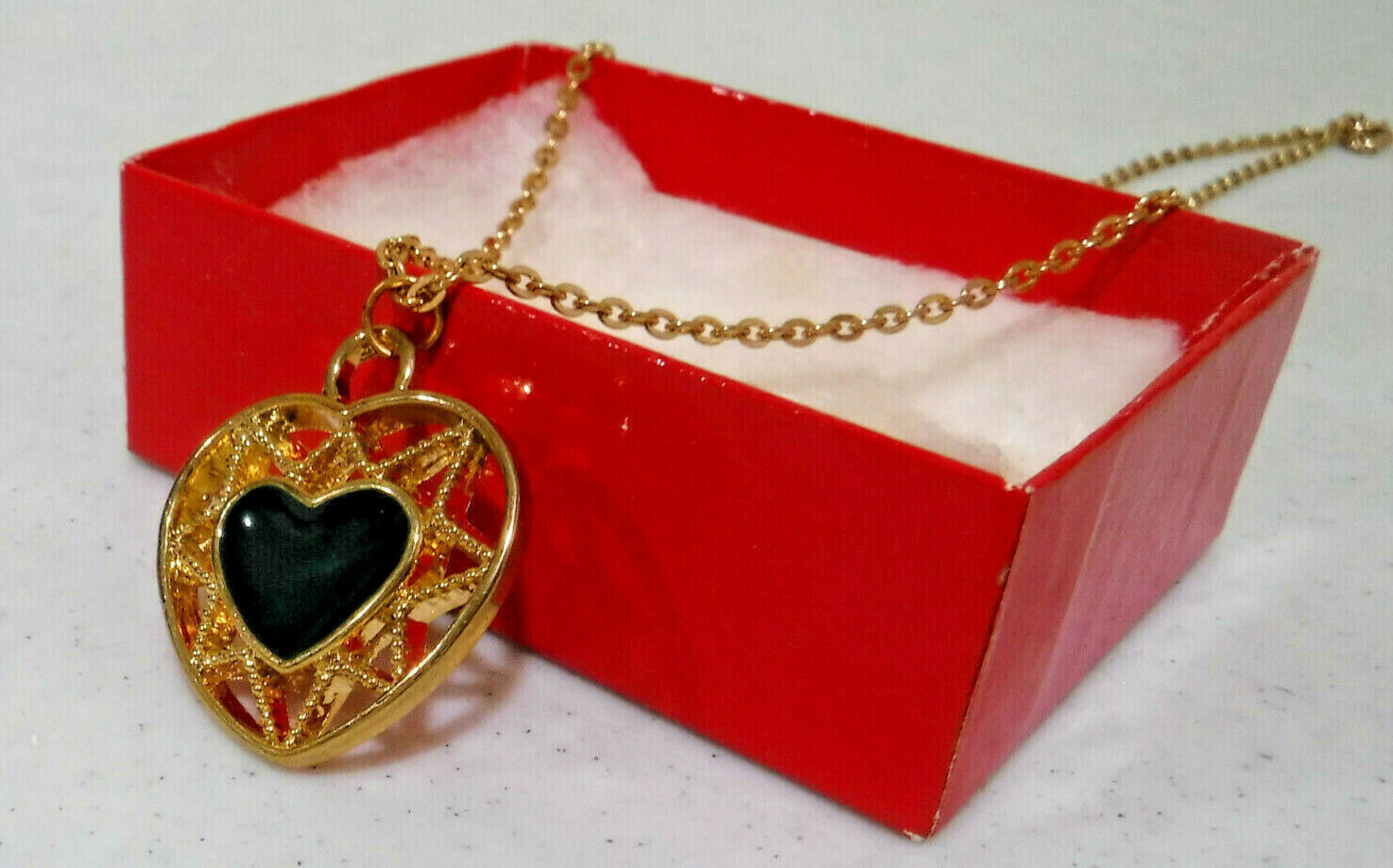 Fashion Nature’s Jewelry Women Gold Chain Heart Necklace Love Style Pendant, 18″