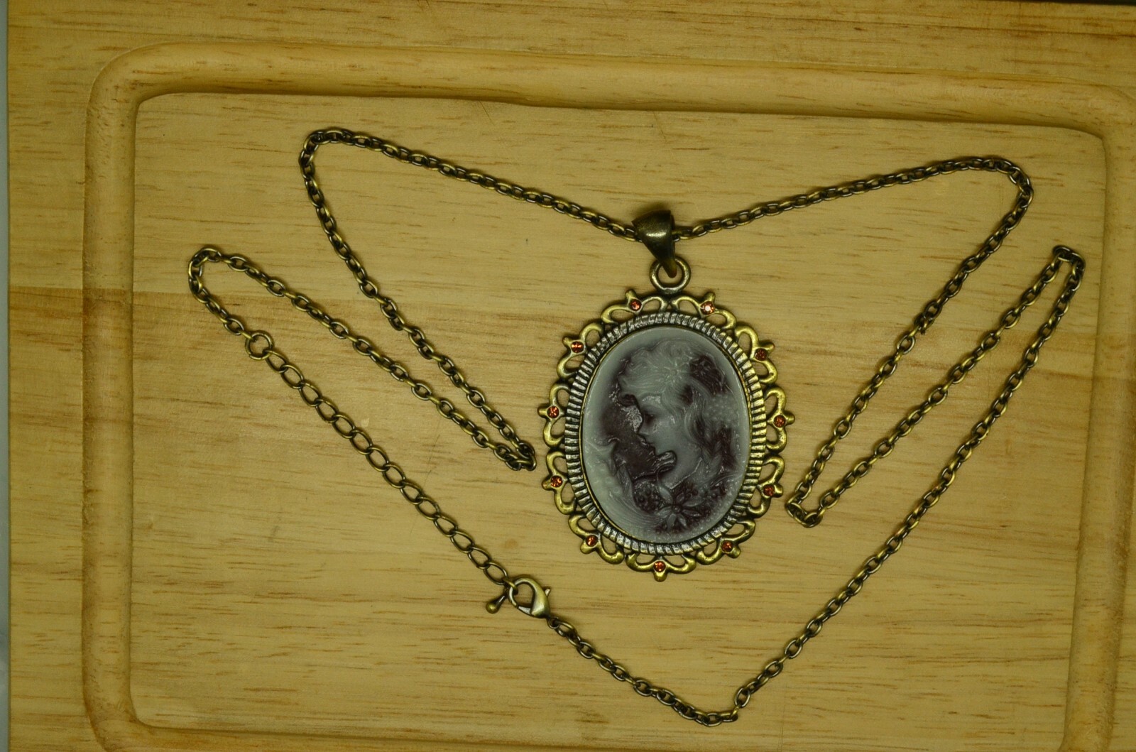 26″ BRONZE CABLE CHAIN NECKLACE W/ FANCY LARGE FEMALE CAMEO PENDANT #JM018