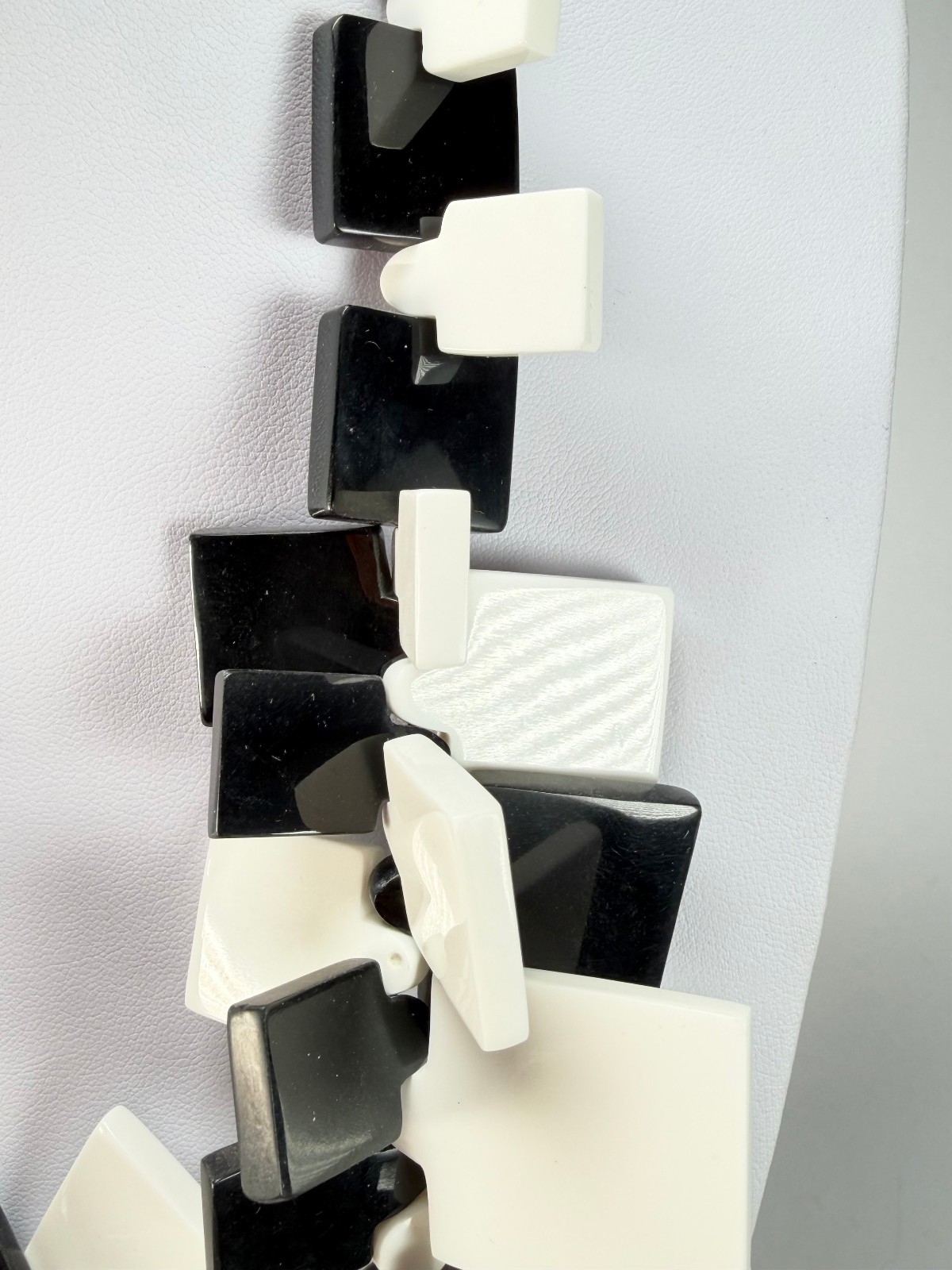 Marion Godart – Monochrome “Draps Tombés” Black & White Resin Necklace