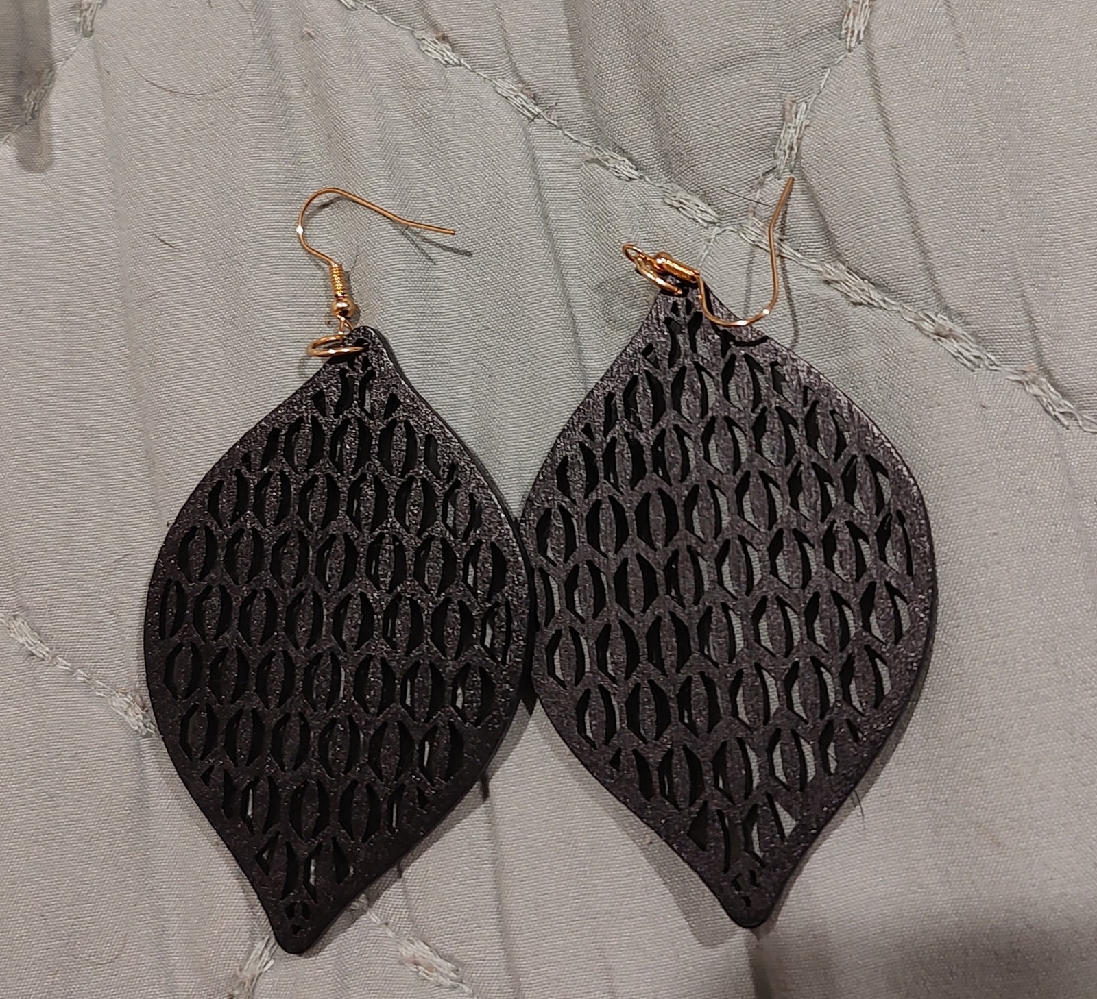 Wooden Filigree Teardrop Earrings NWOT