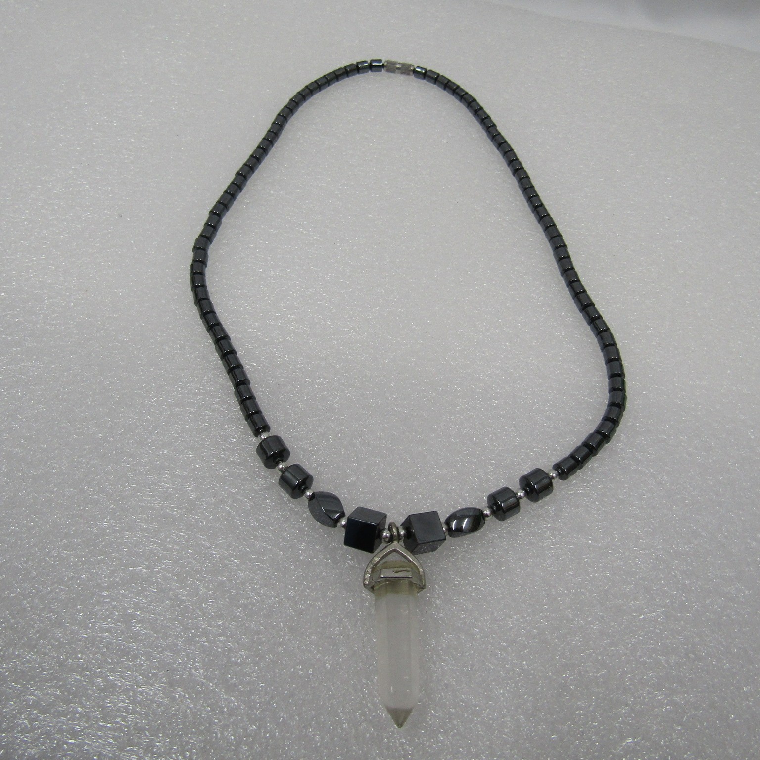 Women’s Jewelry Black Necklace Hematite Beads None Magnetic
