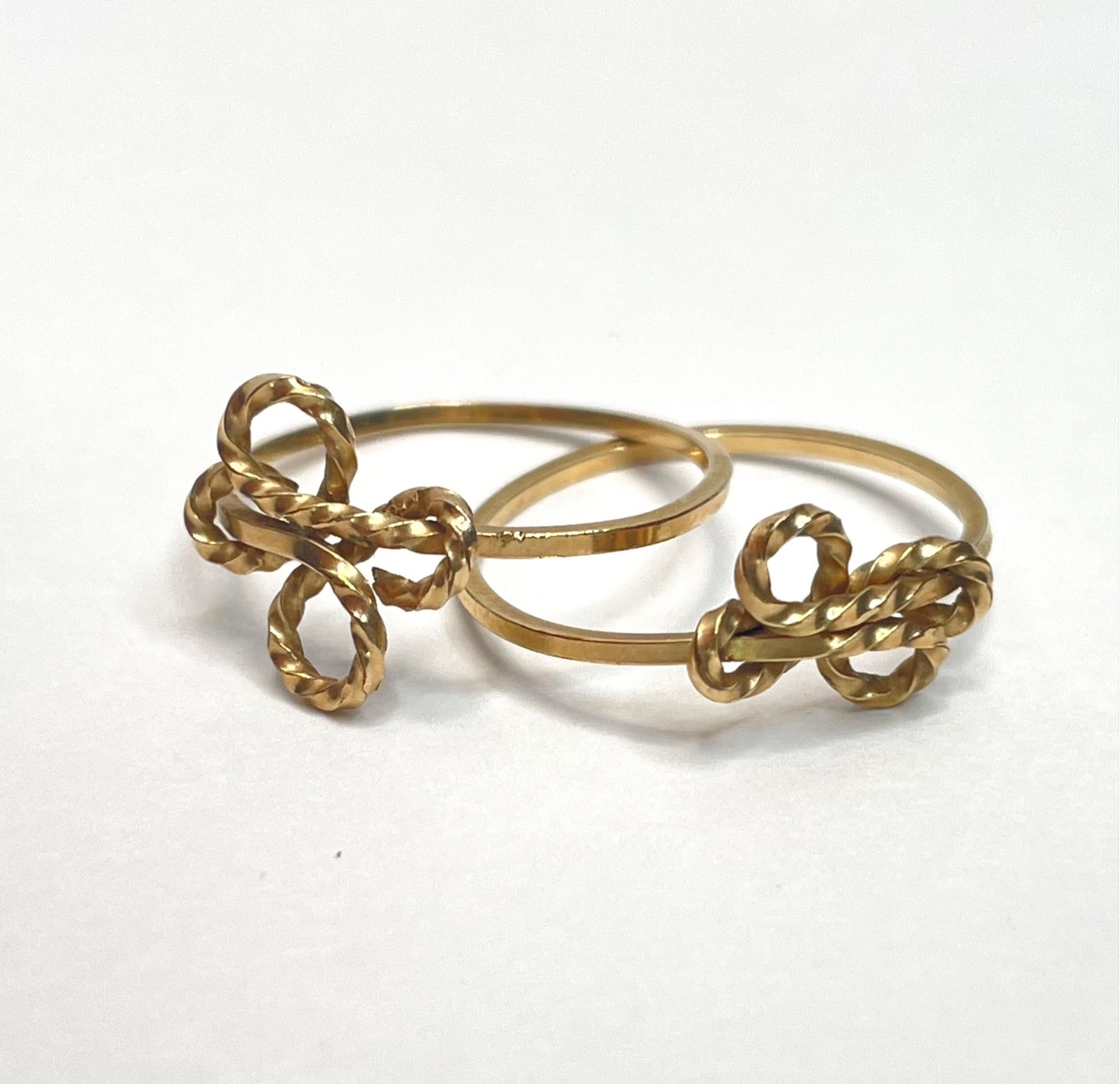 VINTAGE SET OF 2 GOLD TONE TWISTED KNOT STACK RINGS SIZE 5 1/2