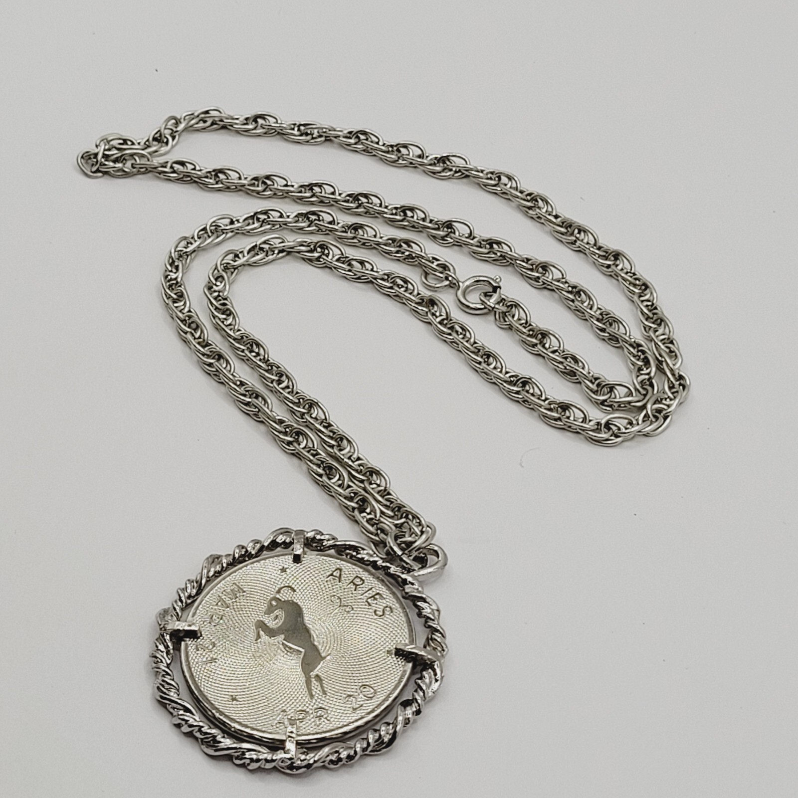 Aries Ram Astrological Celestial Silver Tone Twisted Edge Chain Pendant Necklace