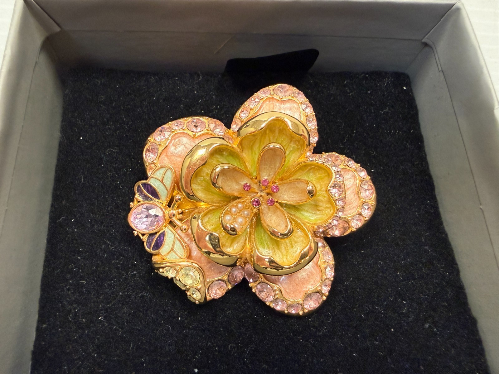 Jay Strongwater – Spring Blossoms Flower w/ Bumblebee Enamel & Crystal Brooch