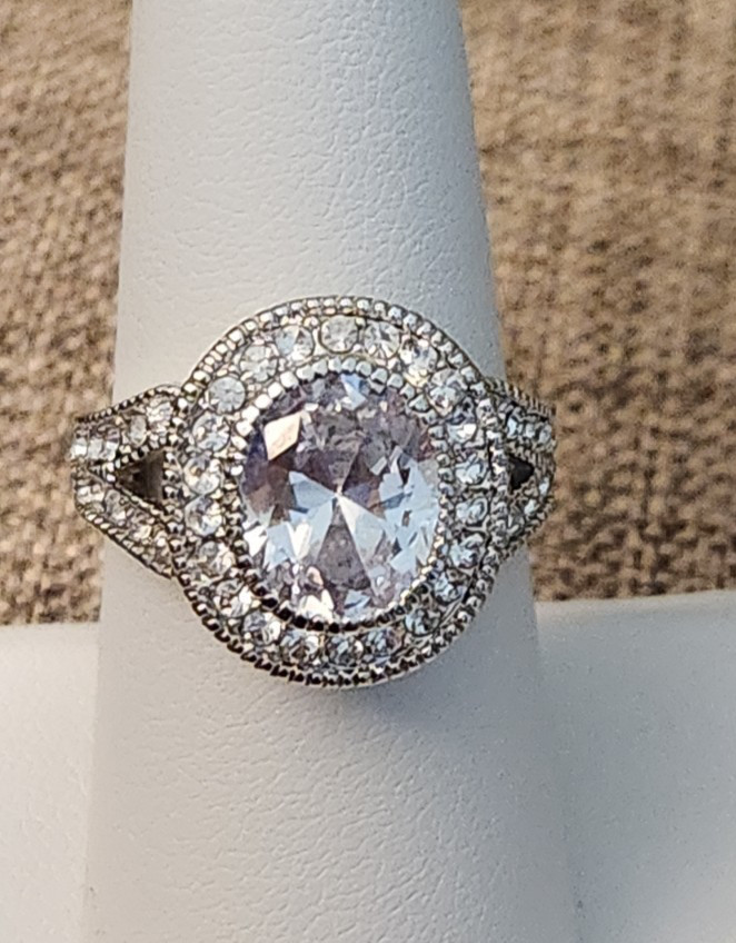 CZ Ring with Ornate Pave Setting Oval Stone Silver-Tone Sz 7 EUC