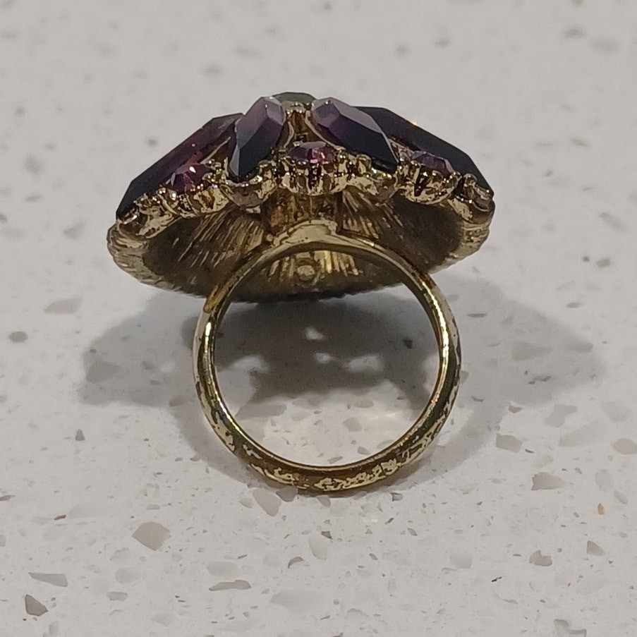 Nice Purple ring 6/7 not sure
