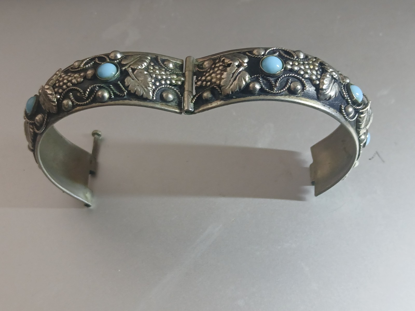 Vintage Silver Hinged Bracelet Round Blue Cabochon Stones Floral Made In Italy