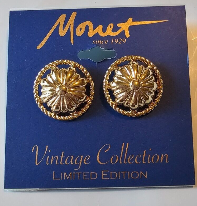 Monet Gold Tone Post Back Earrings Round Filigree 3/4 Inch NEW