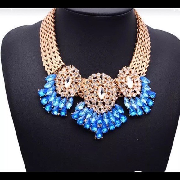 Luxury Gold Chain Charm Choker