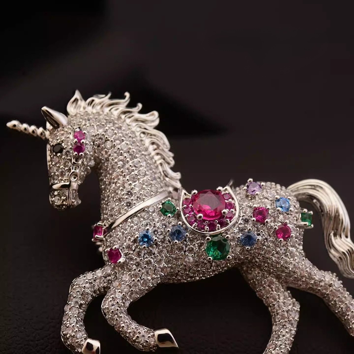 Horse Zodiac Brooch Pin Womens Suit Lapel Pin Gift Jewelry