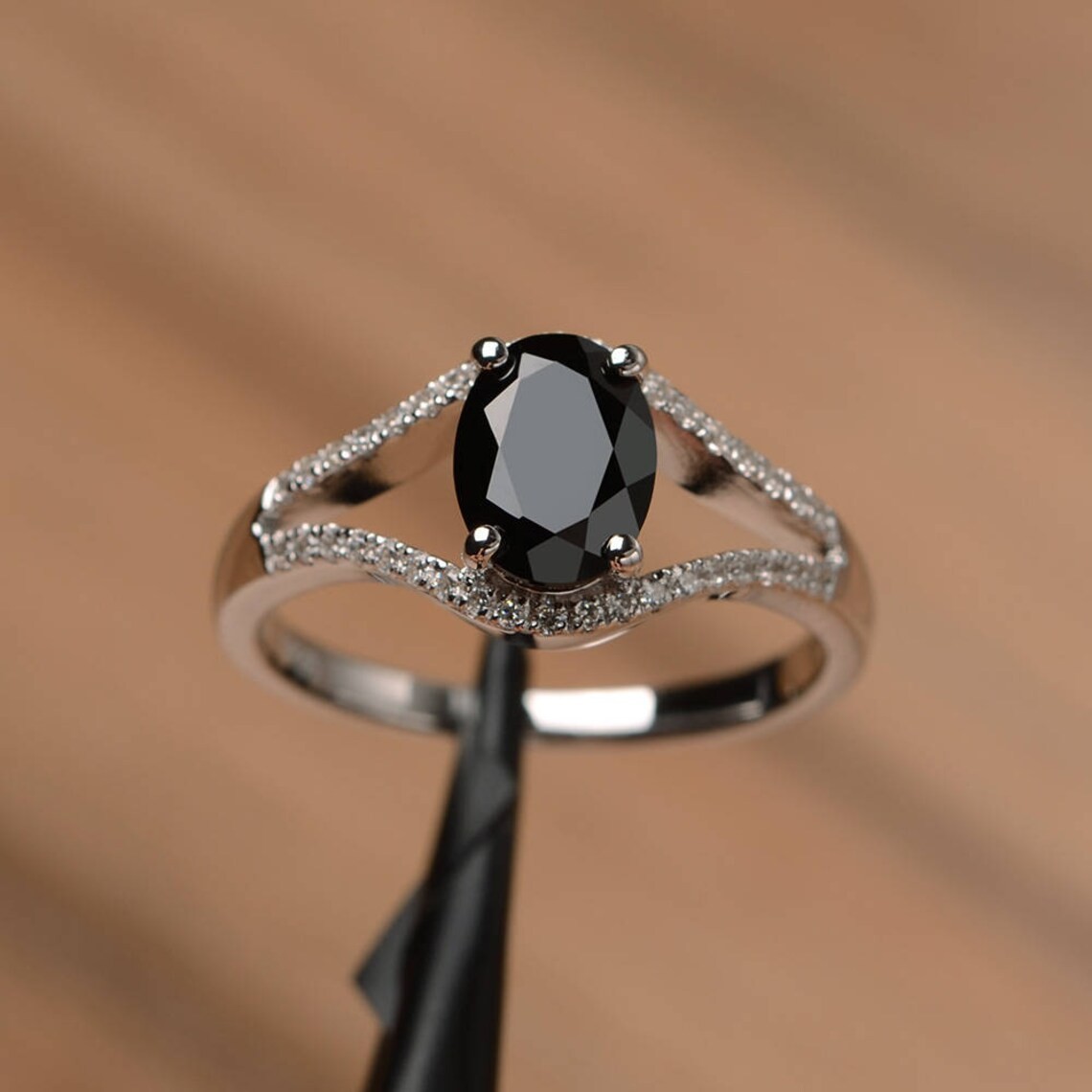 2CT Black Spinel Oval Gemstone 925 Silver Plated Minimal Ring Duty Free