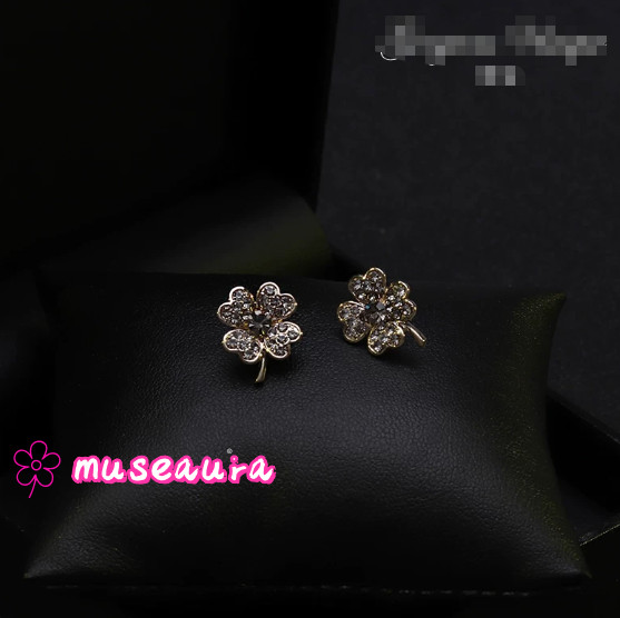 A Pair Mini Four-Leaf Clover Brooches Lucky Floral Lapel Pins