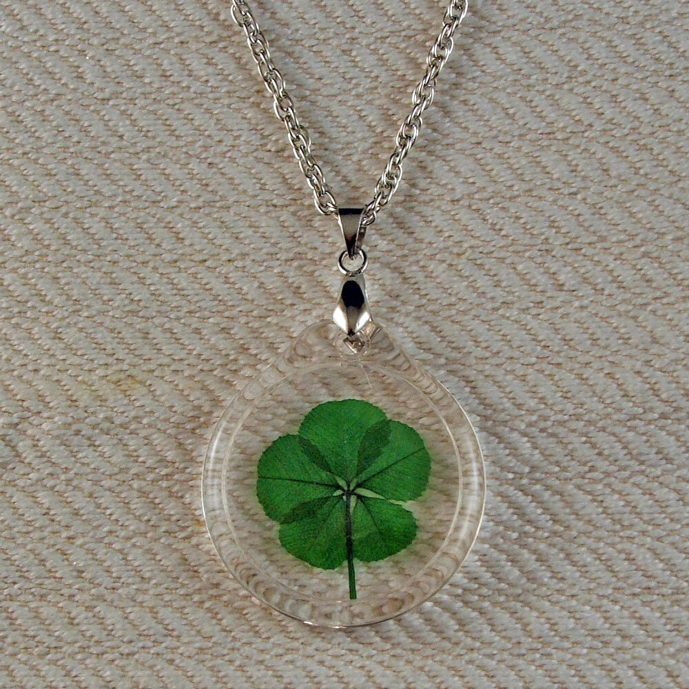 Five Leaf Clover Acrylic Charm Necklace with a Real Five Leaf Clover AN-5J