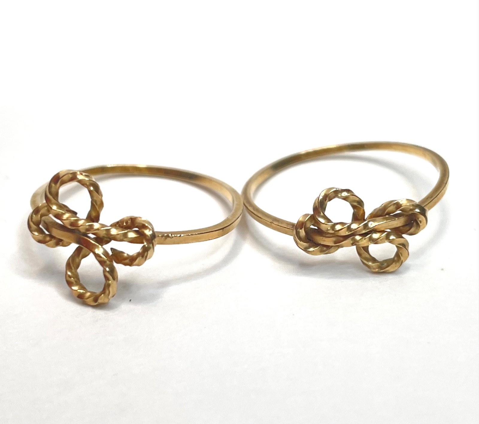 VINTAGE SET OF 2 GOLD TONE TWISTED KNOT STACK RINGS SIZE 5 1/2