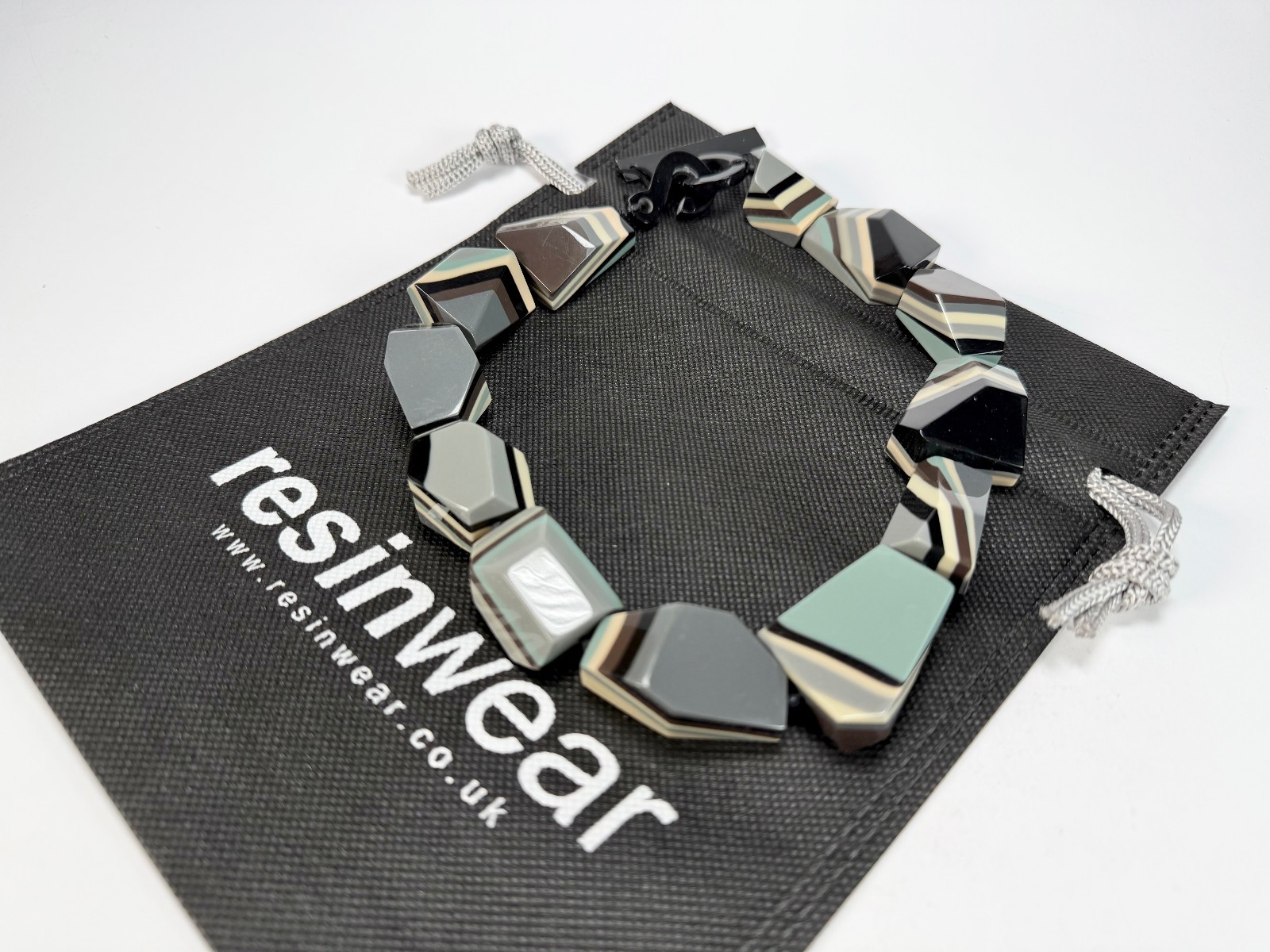 Marion Godart – Fragmental “Bord Dentelé” Neutral Mix Resin Necklace