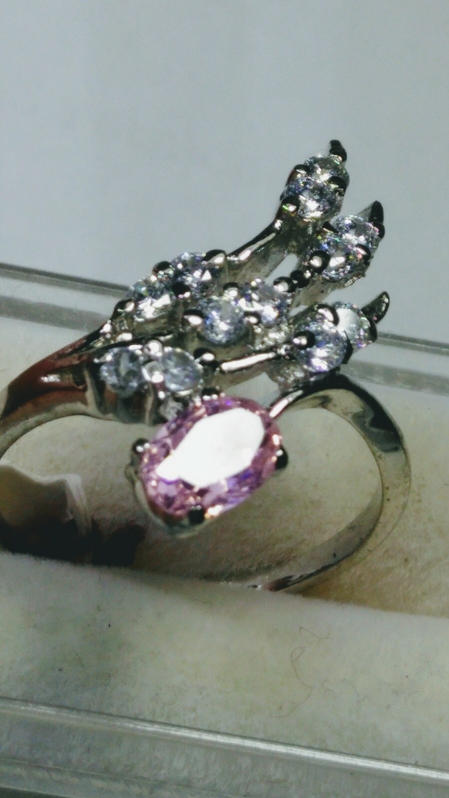 ALLURING DESIGNER CZs SET RING IN STERLING SILVER.925 RING SIZE 5.75-6.0
