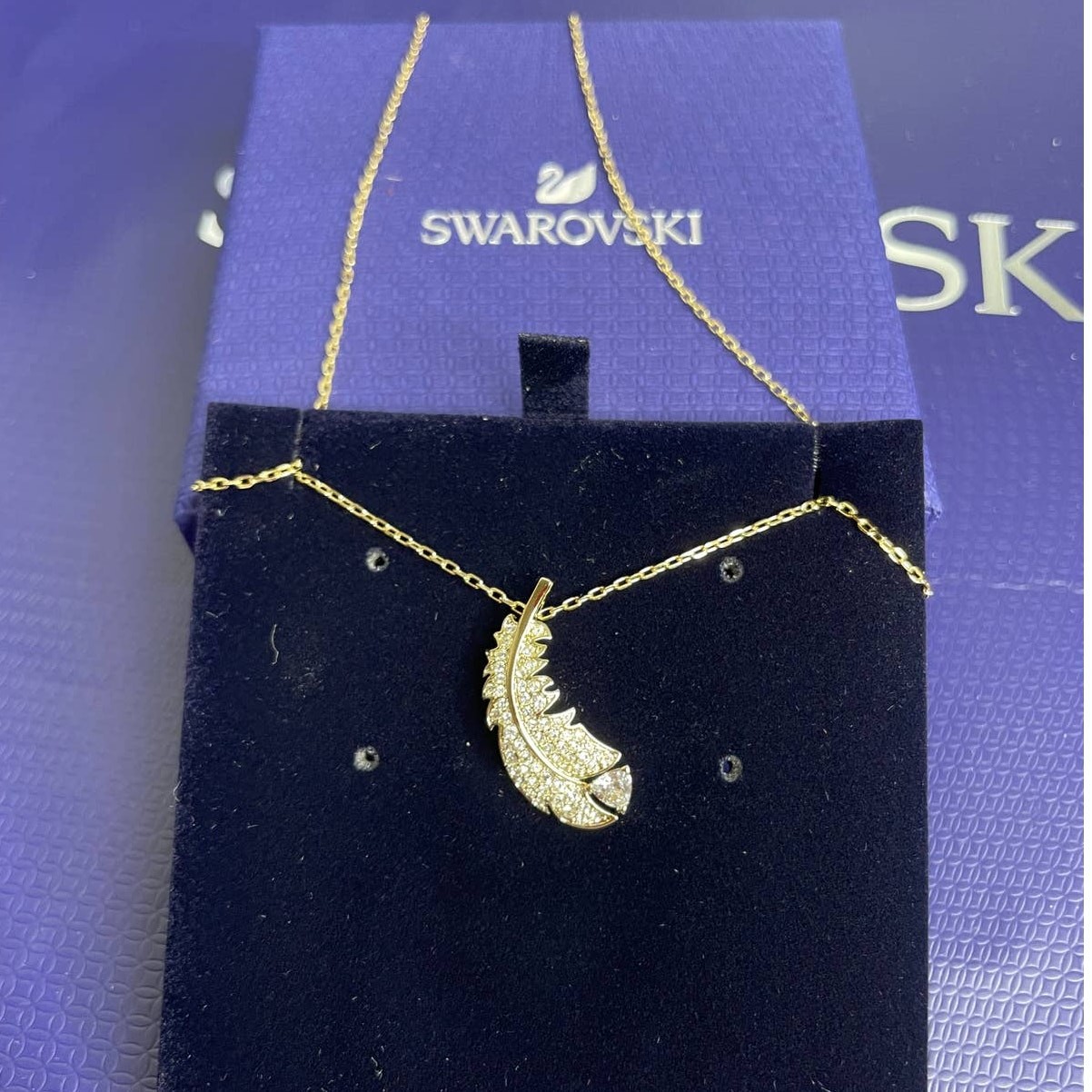 Swarovski Nice Crystal Pave Feather Pendant Necklace White, Gold-tone plated