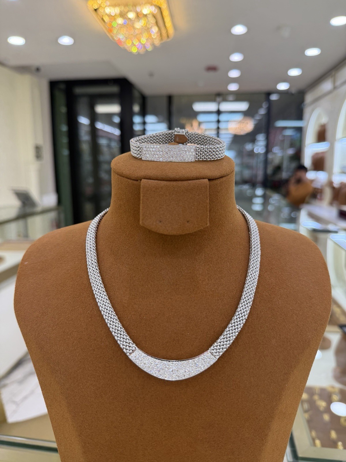 14K White Gold Mesh Chain Necklace and Bracelet with Round White Diamond Pavé
