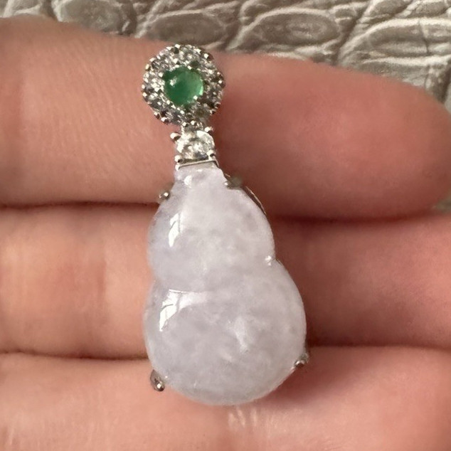real jade A light purple gourmet good luck money coin and green jade pendant